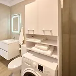 Magic In Infinity Pool & Parking Apartment Mamaia