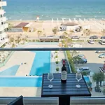 Magic In Infinity Pool & Parking Apartment Mamaia
