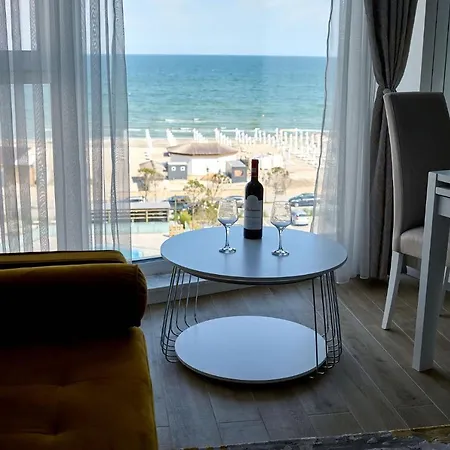 Magic In Infinity Pool & Parking Mamaia
