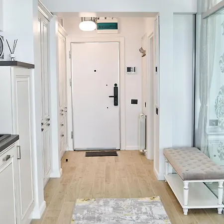 Magic In Infinity Pool & Parking Apartment Mamaia