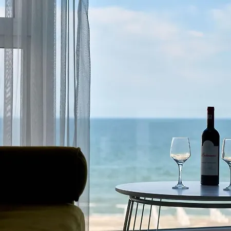 Magic In Infinity Pool & Parking * Mamaia