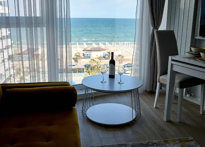 Magic In Infinity Pool & Parking Mamaia